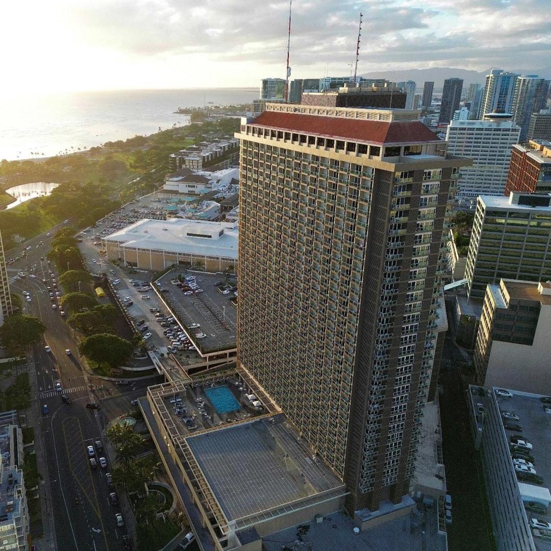 Ocean View Room At Ala Moana Fees Include هونولولو المظهر الخارجي الصورة