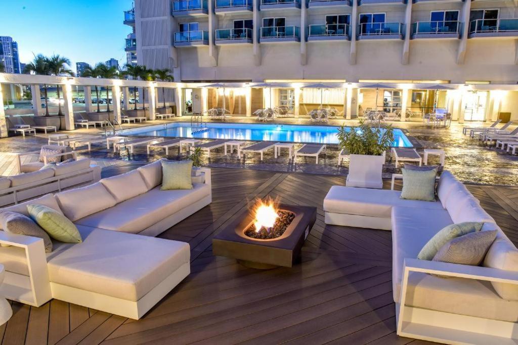 Ocean View Room At Ala Moana Fees Include هونولولو المظهر الخارجي الصورة